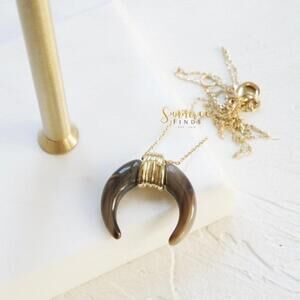 & Other Stories Resin Horn Pendant Necklace